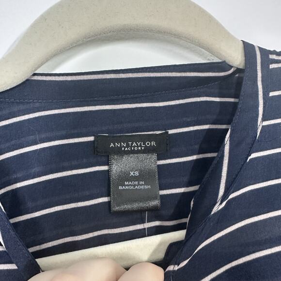 NEW Ann Taylor Womens XS Navy Oversized Silk Blend Striped Sheer Popover Blouse - Picture 3 of 5